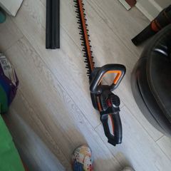 WORX NITRO 20V Cordless Brushless Hedge Trimmer.