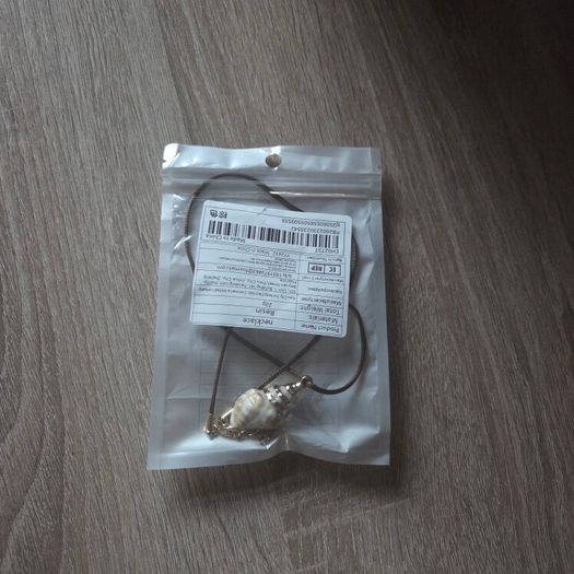 Shell necklace, NEW