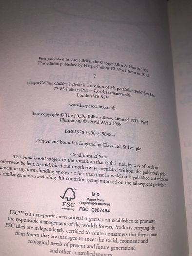 (4 Set) Lord of the rings trilogy & hobbit books