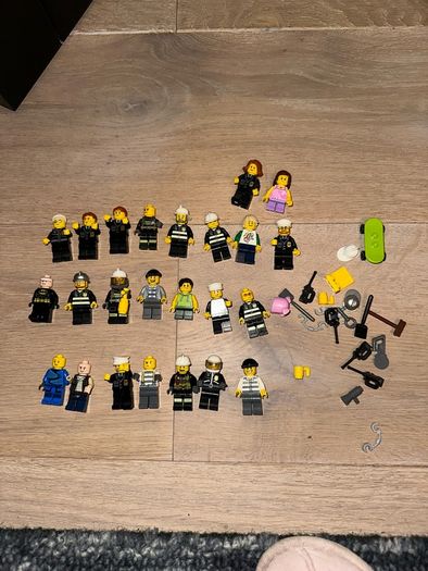 Retired LEGO minifig bundle plus accessories 24 figs