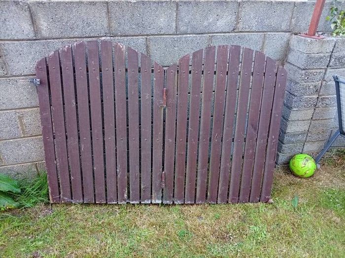 front gate bifold