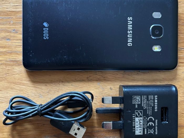 Samsung Galaxy J5 dual sim , SIM Free