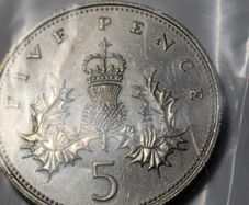 UK 1984 5 pence