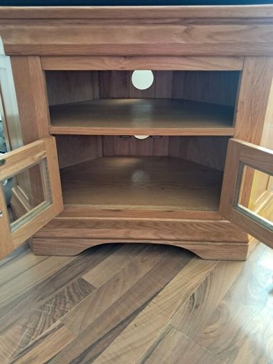 Corner tv unit