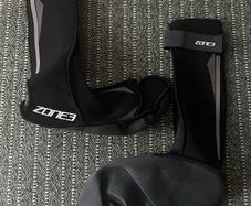 Zone3 Neoprene Swim Socks (Size M / 4-6)