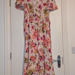 stunning floral cap sleeve midi dress from Loriane