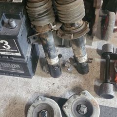 Mini r56 07+ front shocks nd top mounts.