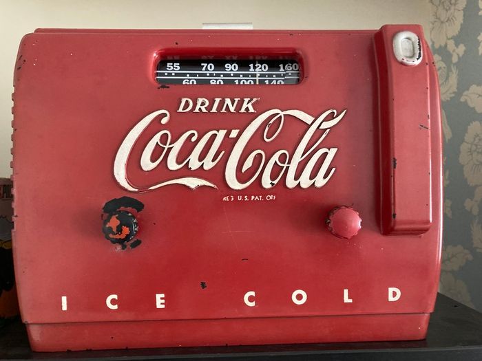 Coca Cola Cooler Valve Radio Year 1948