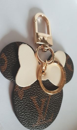 NEW LOUIS Vuitton Key /Bag Chain