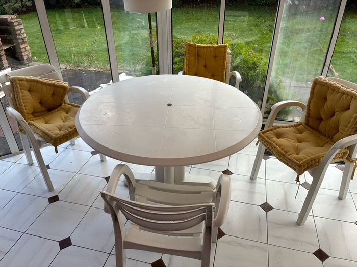 Patio set