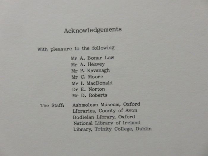 The seats & desmesnes of the nobility and gentry in Ireland , Hewitt .