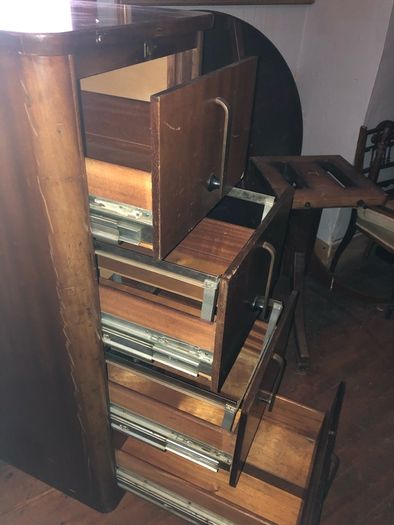 Filling cabinet