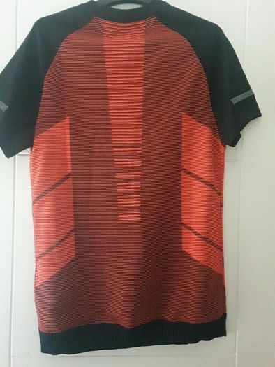 New Under Armour Mens top size S