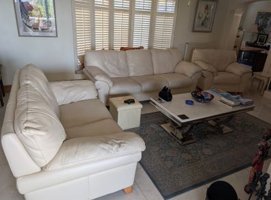 Leather suite in cream beige colour