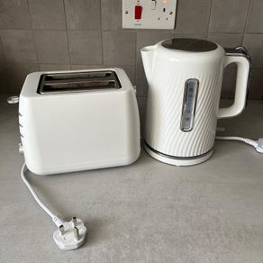 White Toaster and Kettle Set