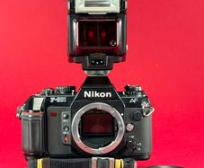 Nikon F-501 AF 35mm SLR Film Camera