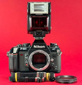 Nikon F-501 AF 35mm SLR Film Camera