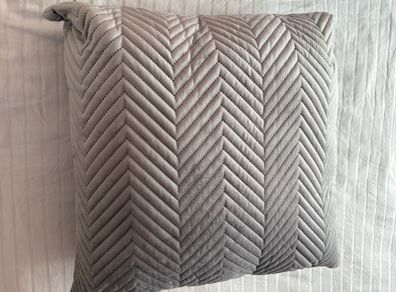 2 grey cushions