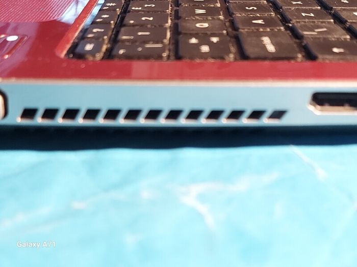 HP Pavillion, Red, 4GB Ram, 700GB HDD, Windows 8 Pro, AMD A4-5000 APU with Radeon HD Graphis 1.5GHz, Chrome and VLC for best movie ecperience