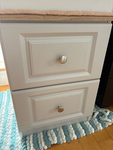 Bed side lockers