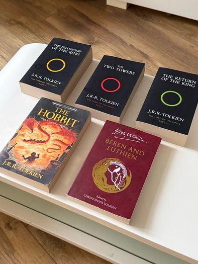 J.R.R. Tolkien 5-Book Collection - The Lord of the Rings, The Hobbit & Beren and Luthien