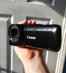Canon HF R806 HD Video Camera Camcorder