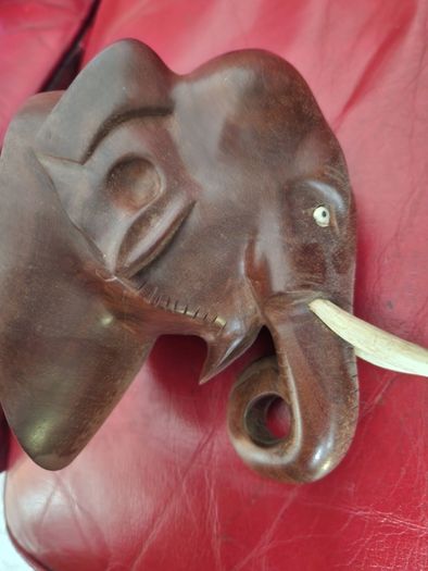 Heavy wooden hanging elephant heads