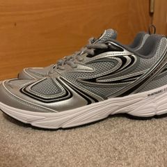 Brand New Ladies Fila Interrun Trainers UK 7 EU 41