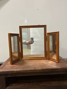 Beauty stand mirror