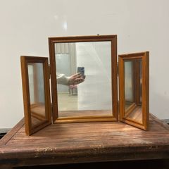 Beauty stand mirror
