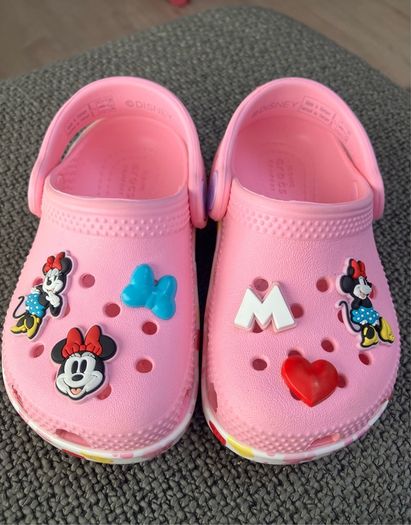 Toddlers Minnie Mouse Crocs (Size 7)