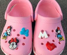 Toddlers Minnie Mouse Crocs (Size 7)