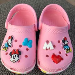 Toddlers Minnie Mouse Crocs (Size 7)