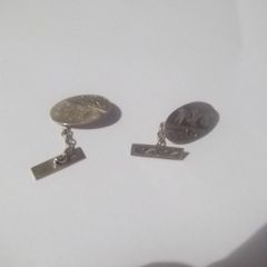a pair of 9ct  gold cufflink