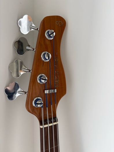 Marcus Miller P5 Fretless