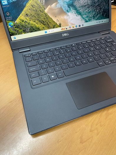 Dell Laptop i5 pro 10gen 8/512 ssd windows 11 pro