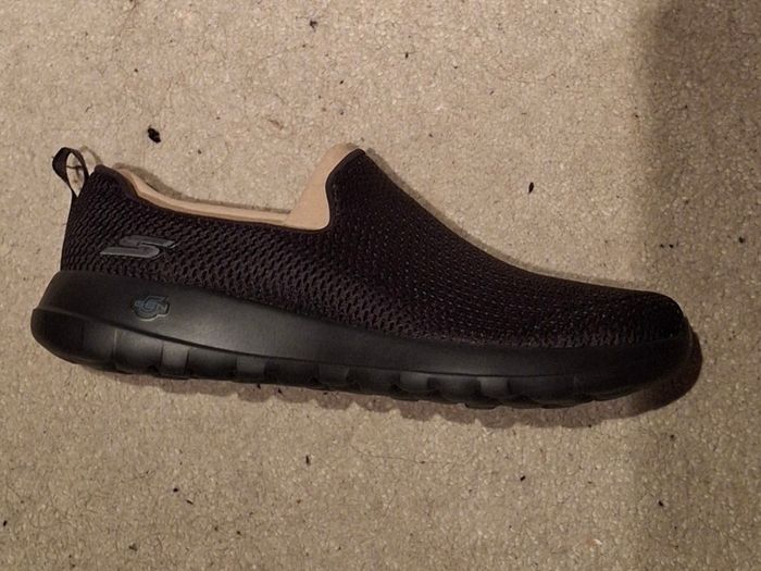 Sketchers All Black Slip On UK 9 Trainers