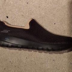 Sketchers All Black Slip On UK 9 Trainers