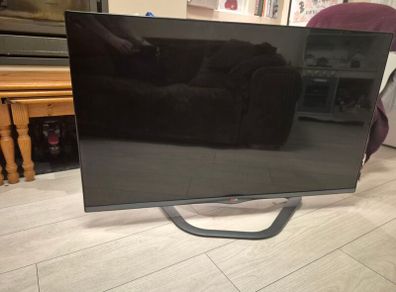 LG TV 47 inch smart television