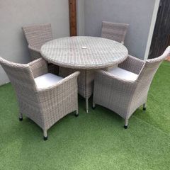 table and chairs