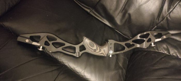 Archery :Kinetic Scopus 23in LH riser