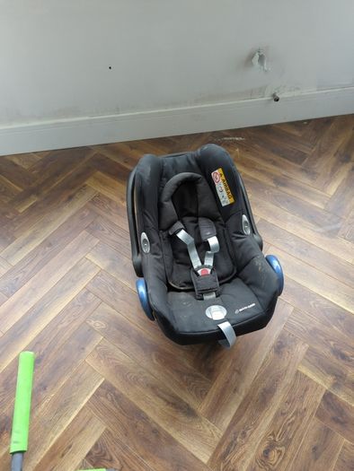 Maxi cosi baby carrier