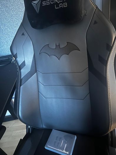 Secretlab Magnus Pro XL Desk/Dark Knight Secretlabs XL Chair