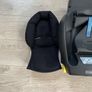 Maxi cosi isofix infant seat (13kg) and newborn insert Image 4