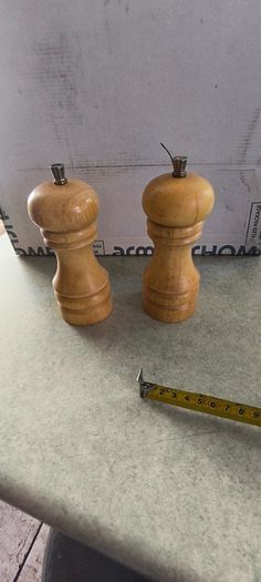 Vintage Wooden Salt and Pepper Set, 6 INCH Light Wood Grinders with S & P Tops, Classic Kitchen Decor