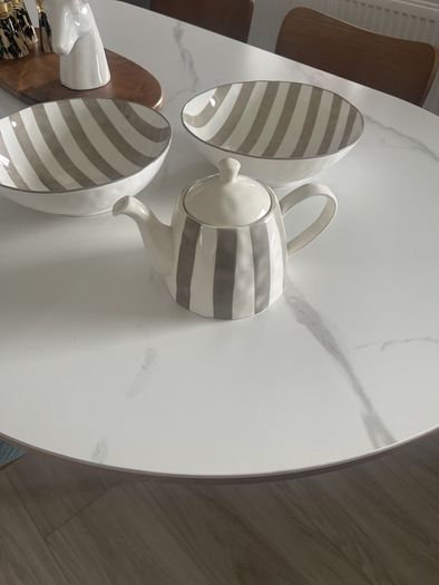 2 Large Pasta Bowls & Teapot