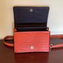 Elegant Croc-Embossed Crossbody Bag with Gold Chain Strap Image 3