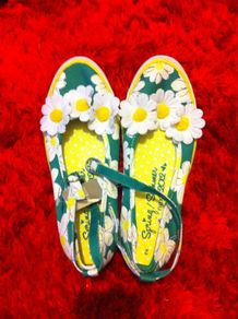 Brand new flower detail pumps from Next