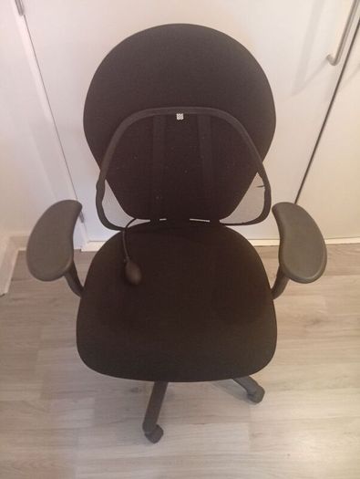 Professional Quality Expensive Computer Office Adjustable Swivel chair 8months old