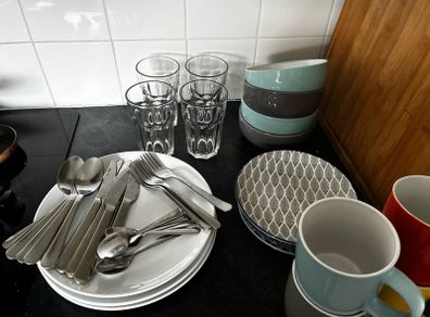 plates bowls glasses cuttlery